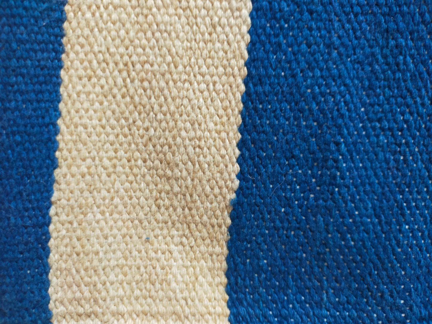 ハーブ染め 手織りラグ ネイビー