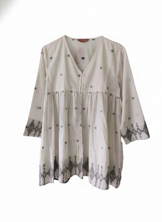 手織り生地 刺しゅうブラウス(白・黒)