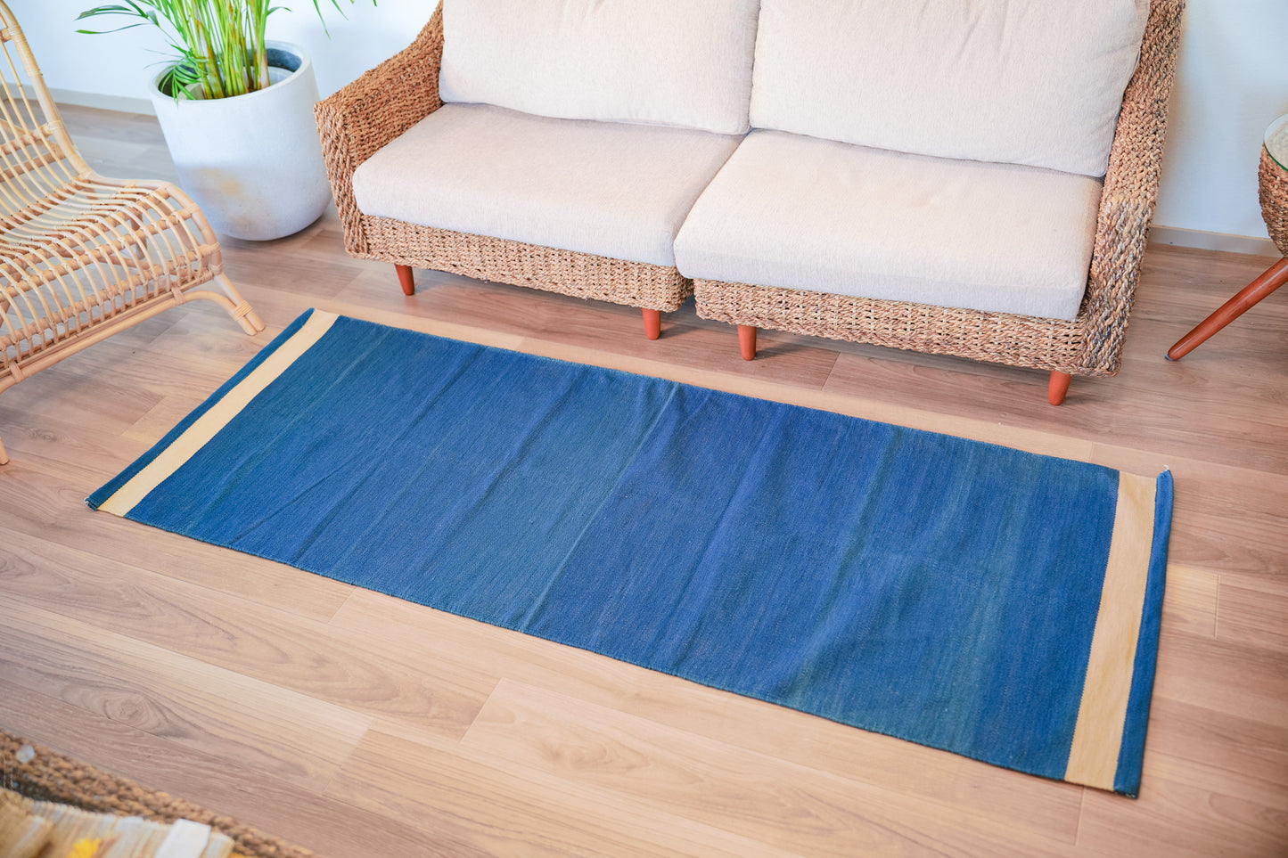 ハーブ染め 手織りラグ 　ネイビー