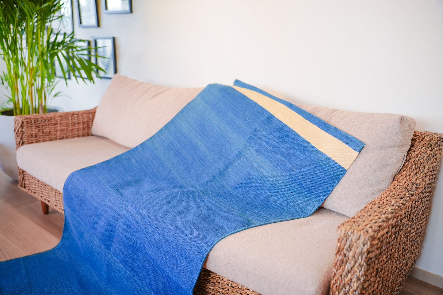 ハーブ染め 手織りラグ 　ネイビー