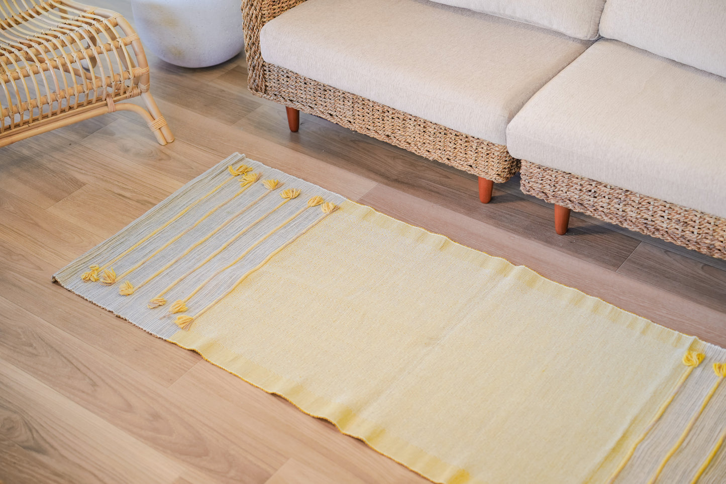 ハーブ染め 手織りラグ 　ヘリンボーン（コットン袋付き）2色