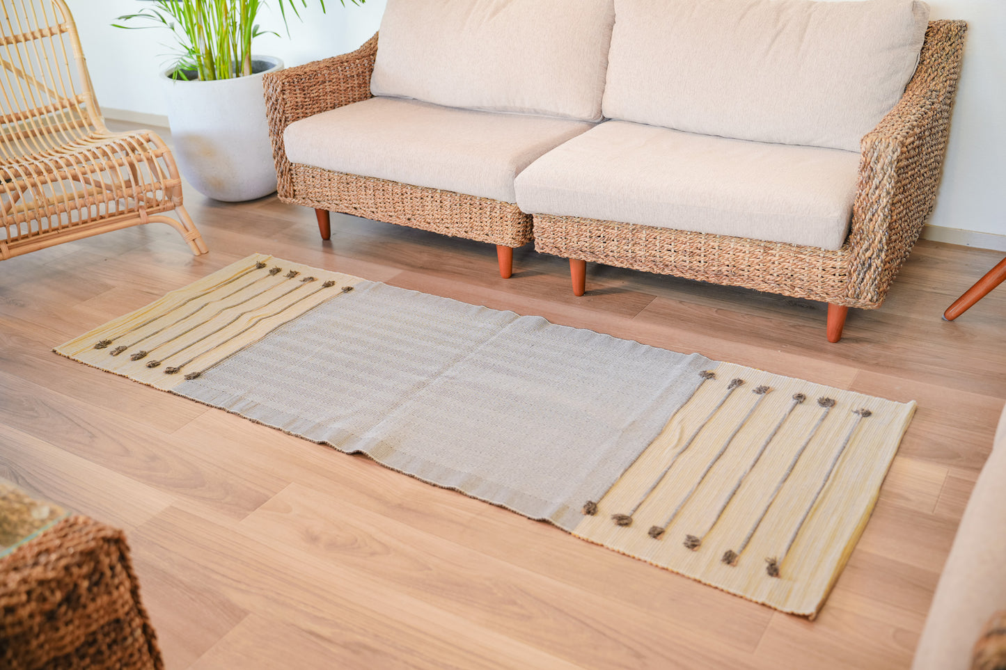 ハーブ染め 手織りラグ 　ヘリンボーン（コットン袋付き）2色